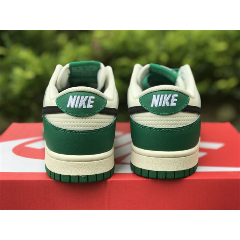 Nike Dunk Low SE