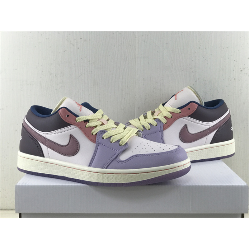 WMNS Air Jordan 1 Low SE 