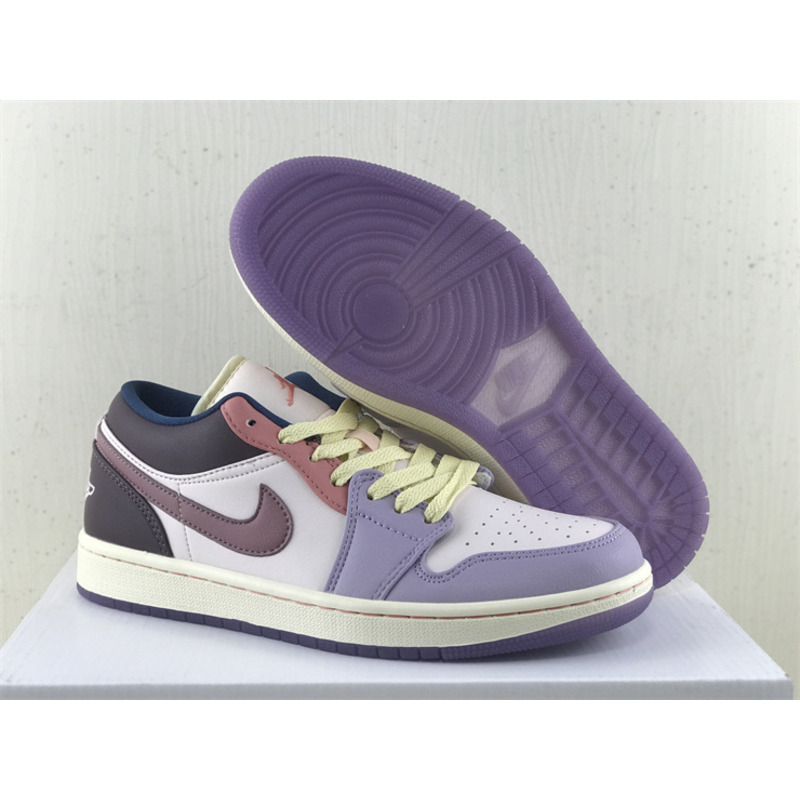 WMNS Air Jordan 1 Low SE 