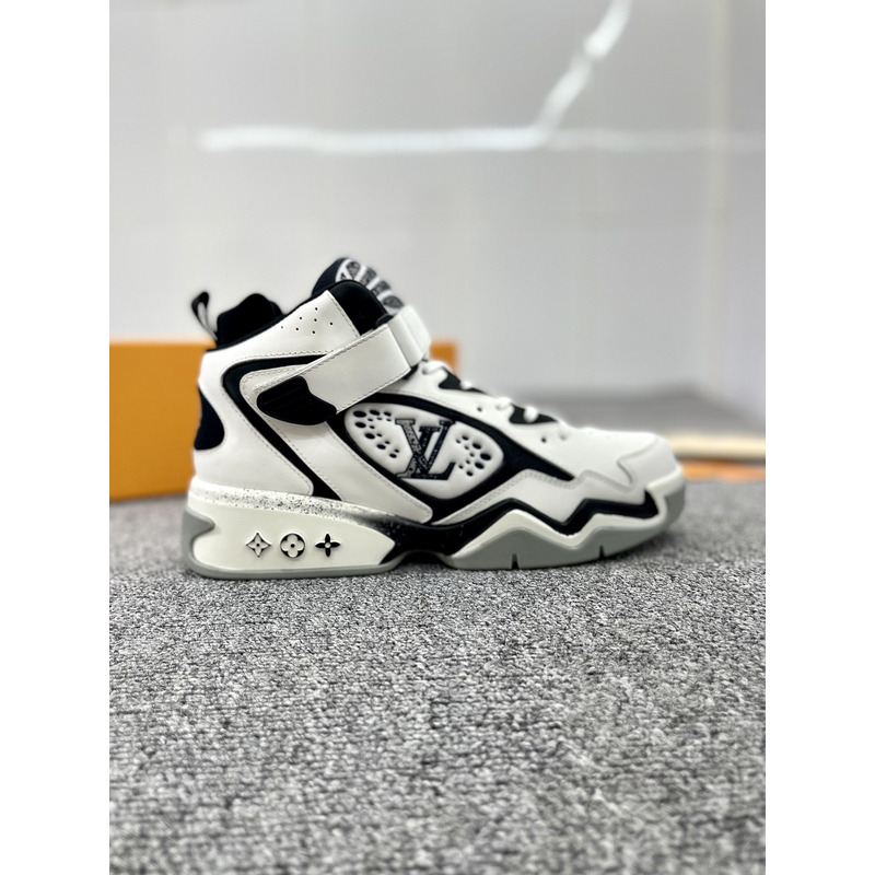 l**is V*t*n trainer 2 sneakers