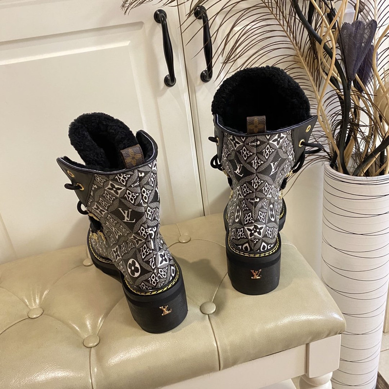 l**is V*t*n 2020 beaubourg ankle boots