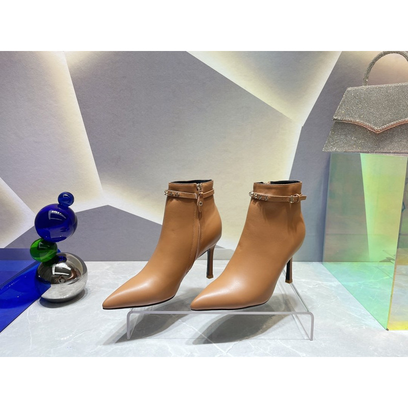 l**is V*t*n signature ankle boot brown