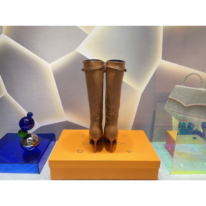 l**is V*t*n women’s signature high boots brown