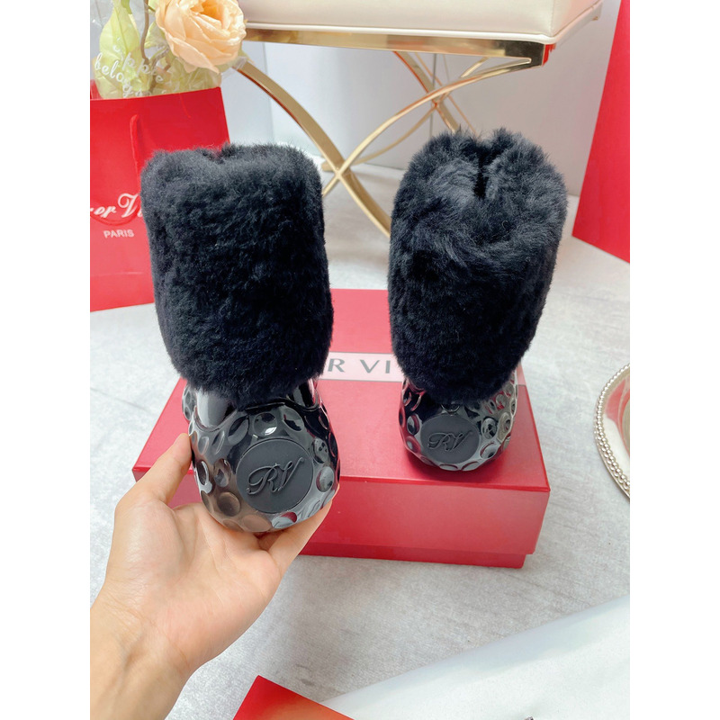 Roger Vivier Run Light Fur Ankle Boots in Black