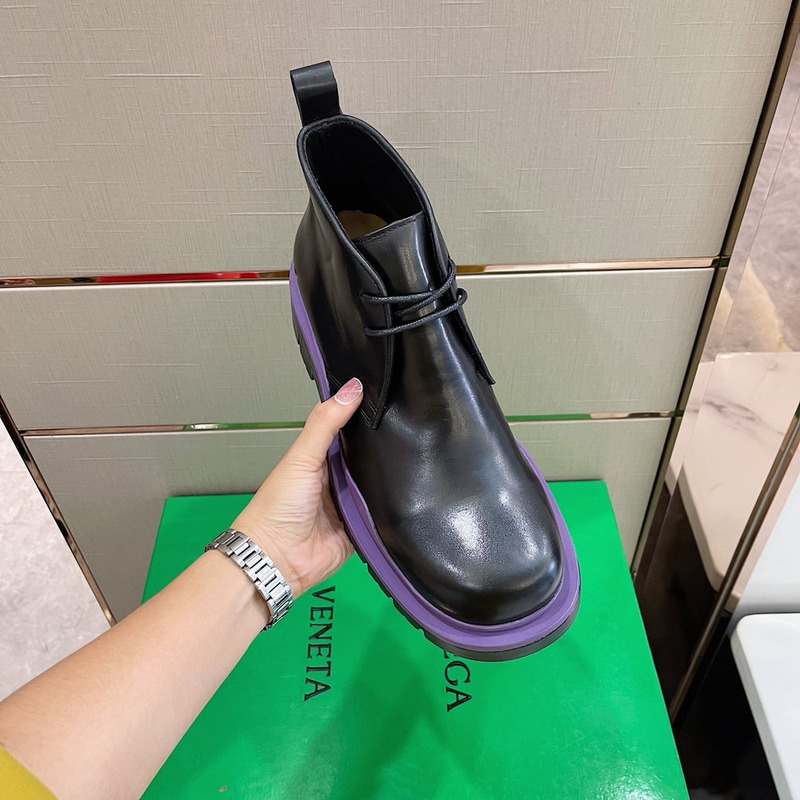 Bo*te*ga ve*ne*ta tire round toe boots black and purple
