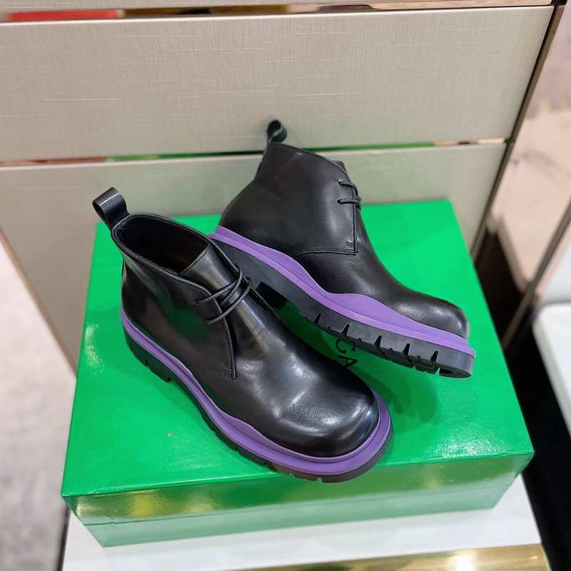 Bo*te*ga ve*ne*ta tire round toe boots black and purple