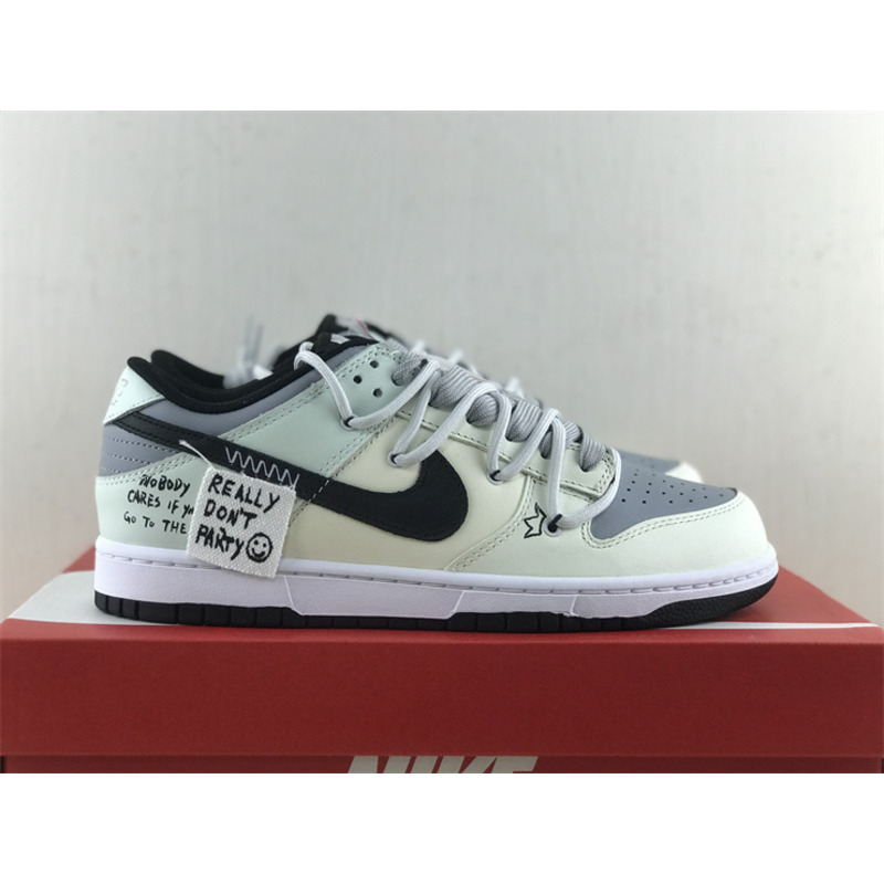 Nike Dunk Low Grey