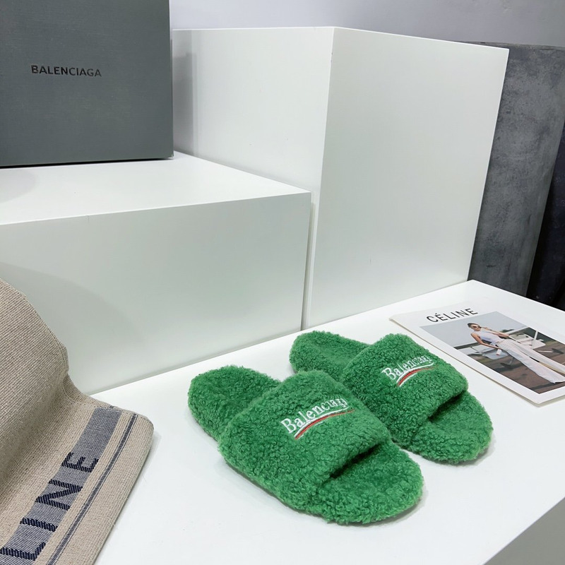 Ba*len*cia*ga logo-embroidered faux shearling slides green