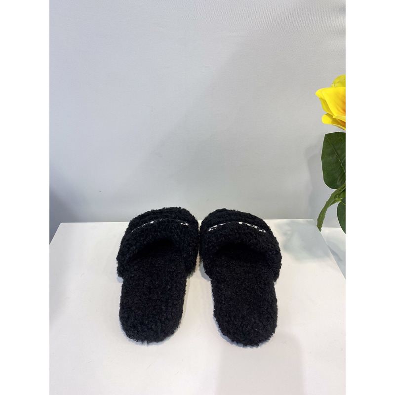 Ba*len*cia*ga logo-embroidered paris faux slides black