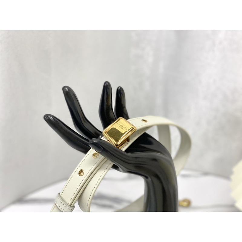 D*or bobby bag medium latte box calfskin