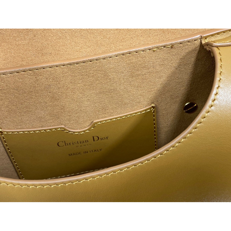 D*or bobby bag medium box calfskin caramel