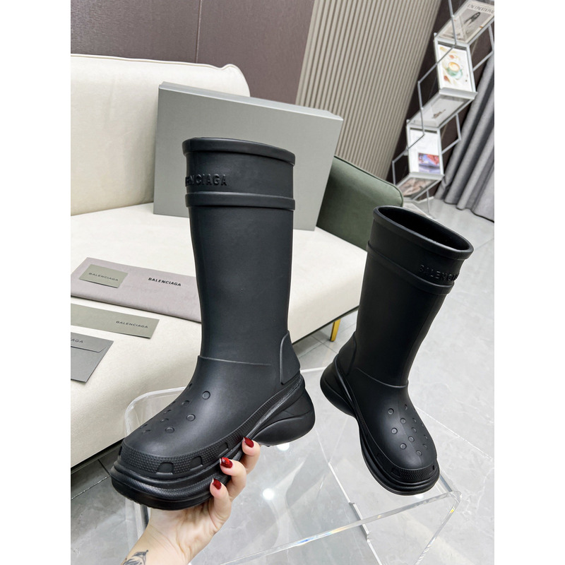 ba*len*cia*ga x Cr*0*s rubber boot black
