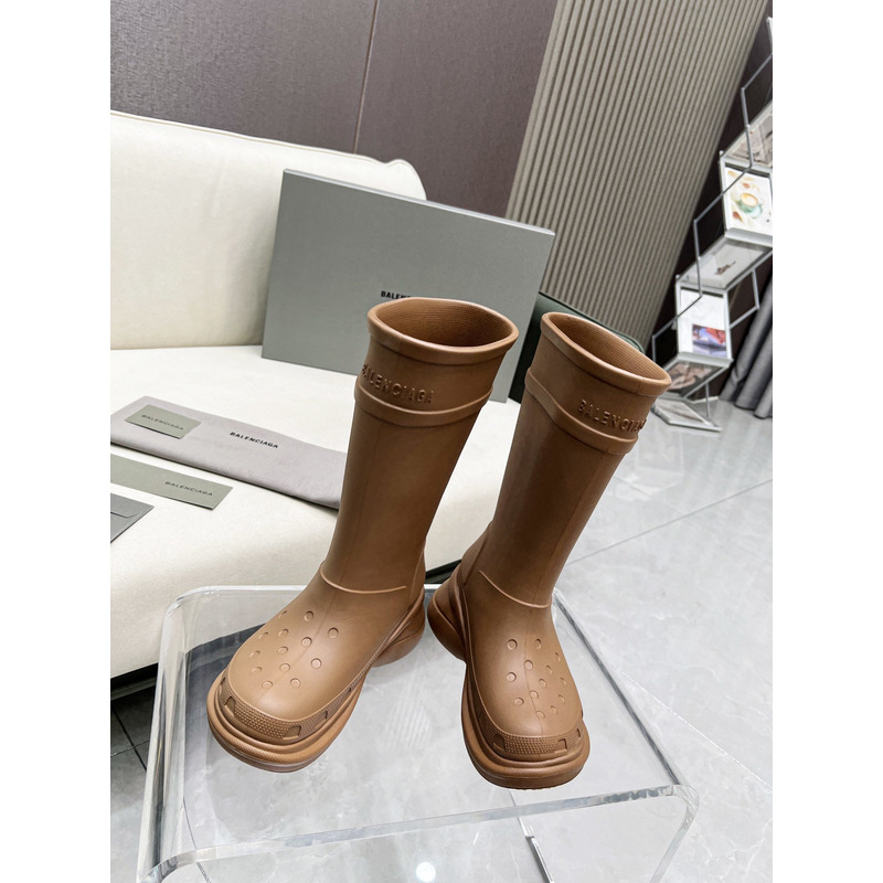 ba*len*cia*ga x Cr*0*s boot beige