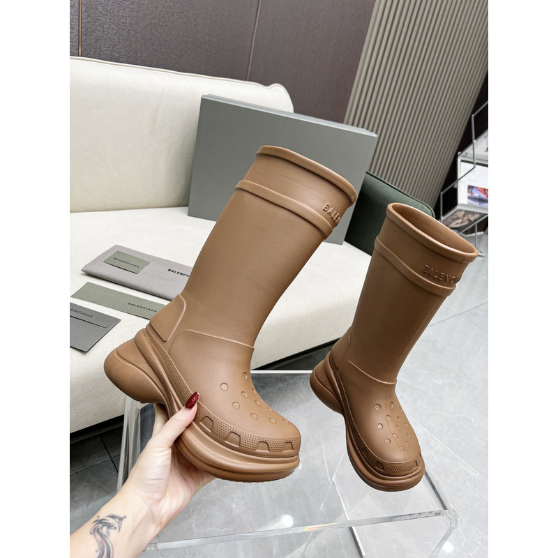 ba*len*cia*ga x Cr*0*s boot beige