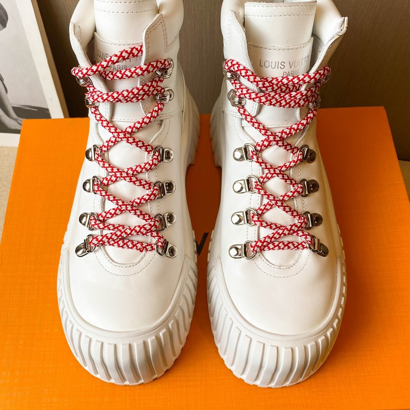l**is V*t*n ruby flat ranger boots white