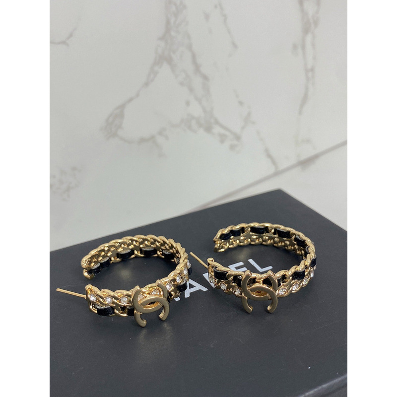 ch*el cc Di*m*nd stud