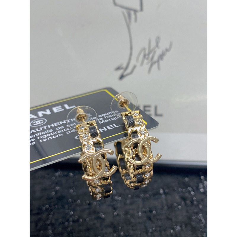 ch*el cc Di*m*nd stud