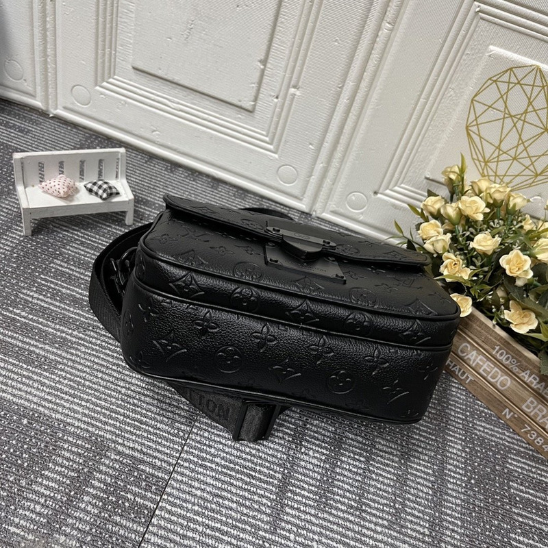 l**is V*t*n s lock messenger bag monogram black