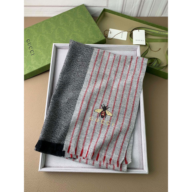 G*u*i wool angora scarf grey& red