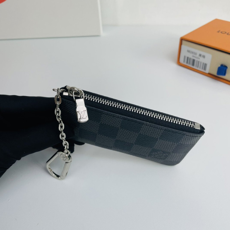 l**is V*t*n damier graphite key pouch