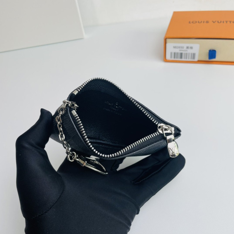 l**is V*t*n damier graphite key pouch