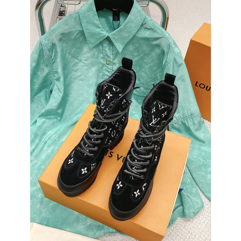 l**is V*t*n laureate platform boots dark black