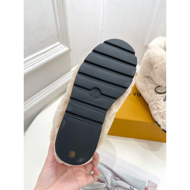 l**is V*t*n pillow comfort flat ankle boots white