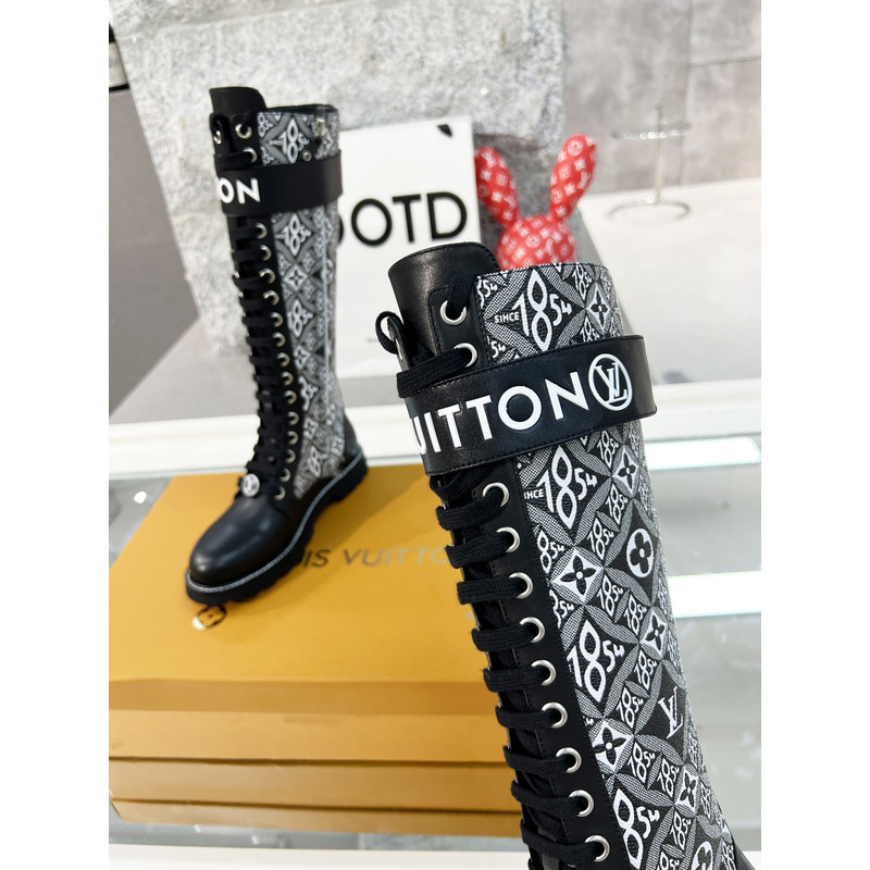 l**is V*t*n circle long boots white