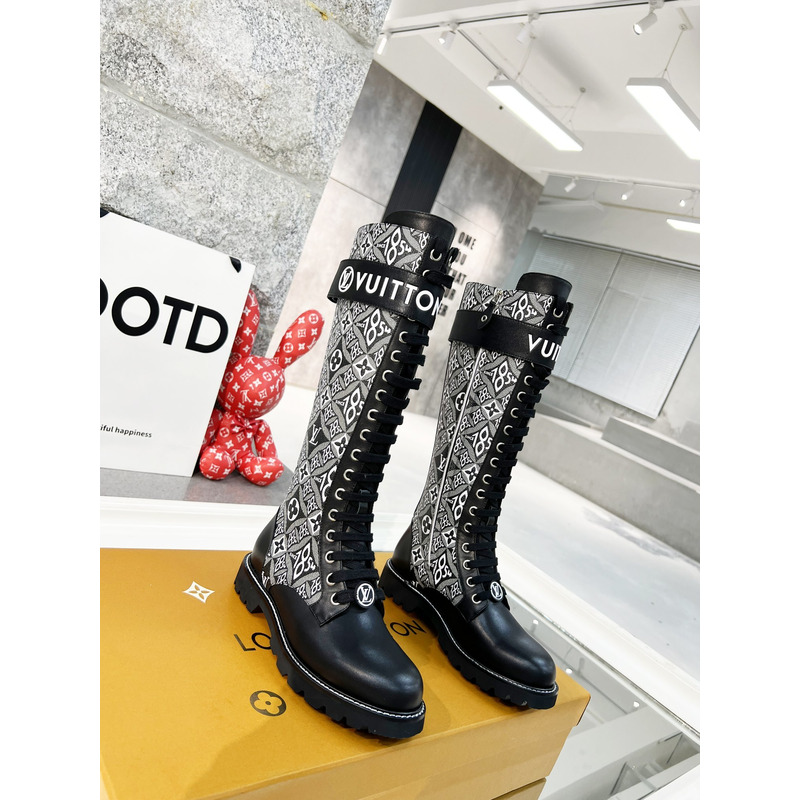 l**is V*t*n circle long boots white