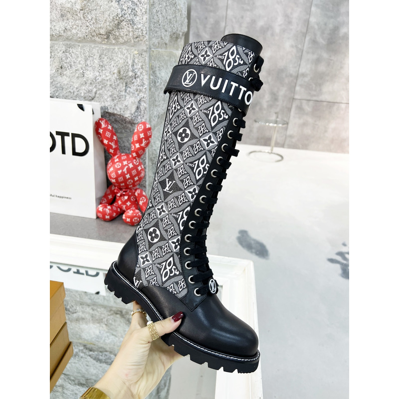 l**is V*t*n circle long boots white