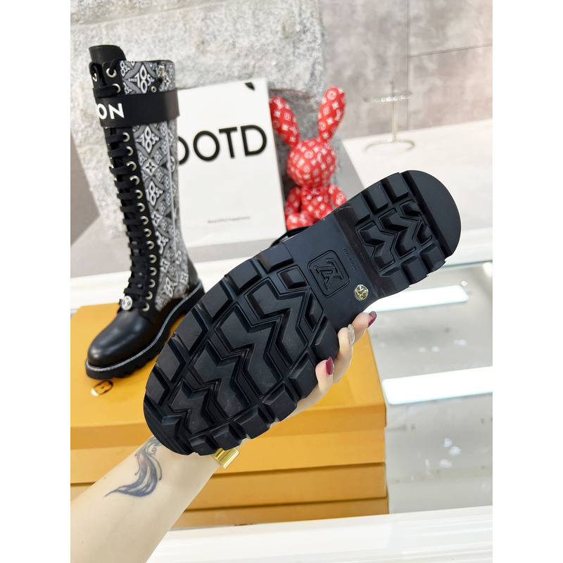 l**is V*t*n circle long boots white