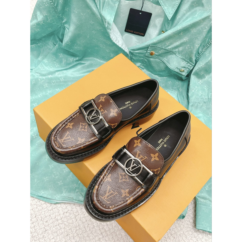 l**is V*t*n chess loafers