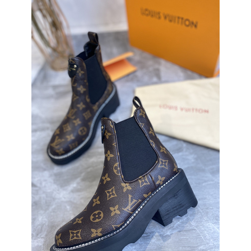 l**is V*t*n beaubourg ankle boots monogram