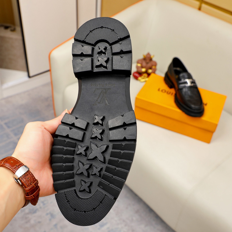 l**is V*t*n major loafer