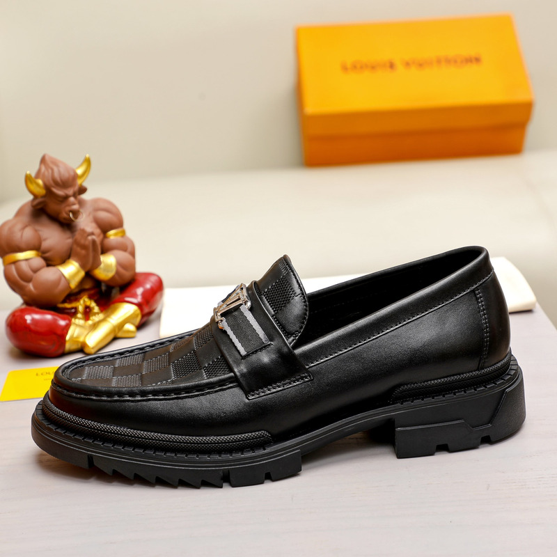 l**is V*t*n major loafer