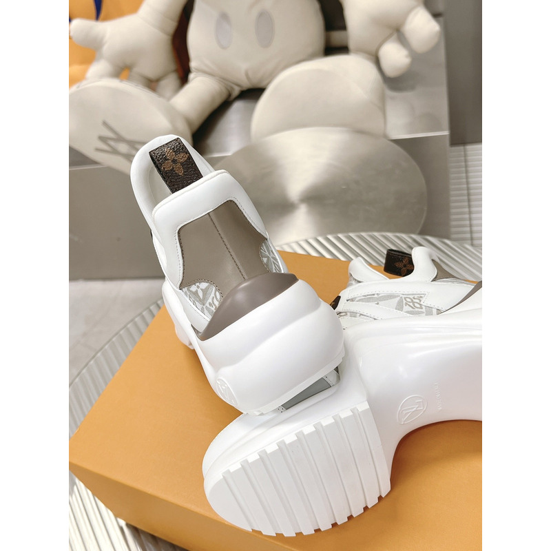 l**is V*t*n archlight sneakers beige