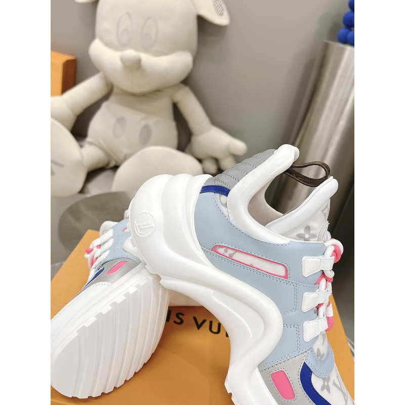 l**is V*t*n archlight sneakers light blue