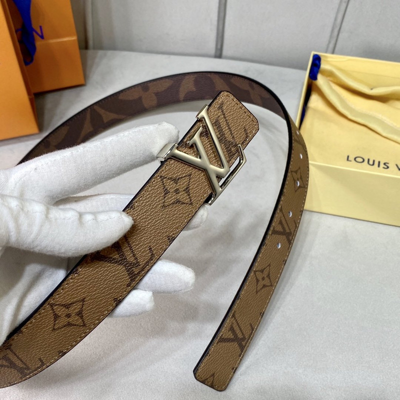 l**is V*t*n  double-sided belt