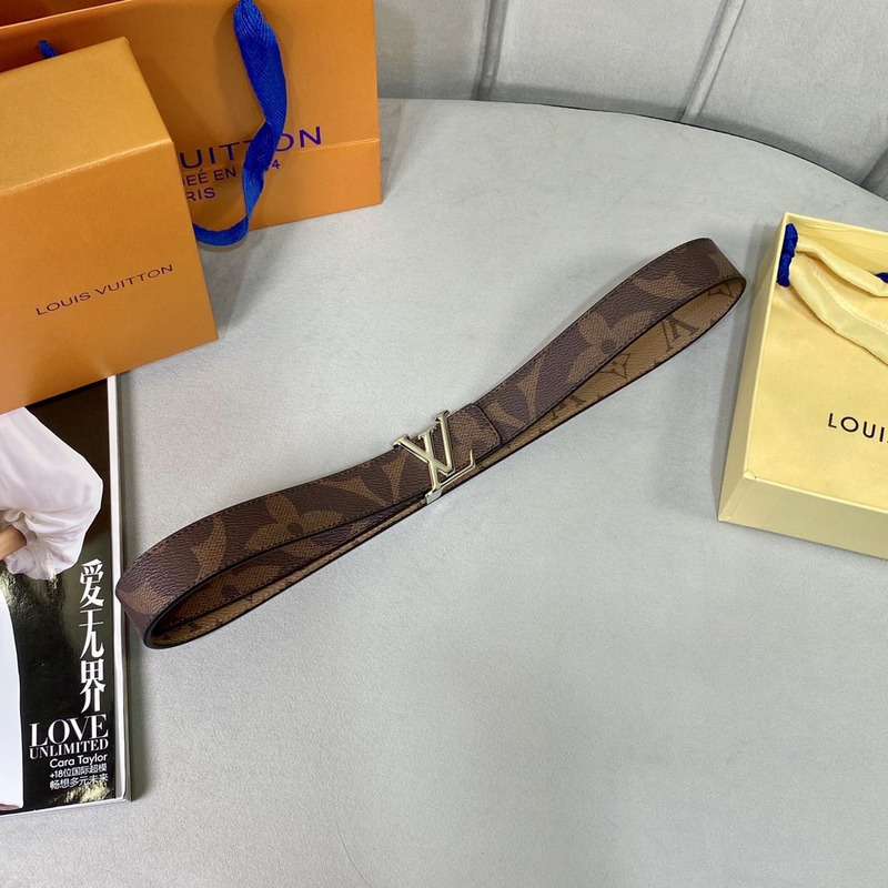 l**is V*t*n  double-sided belt