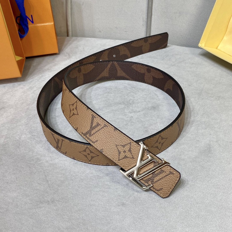 l**is V*t*n  double-sided belt