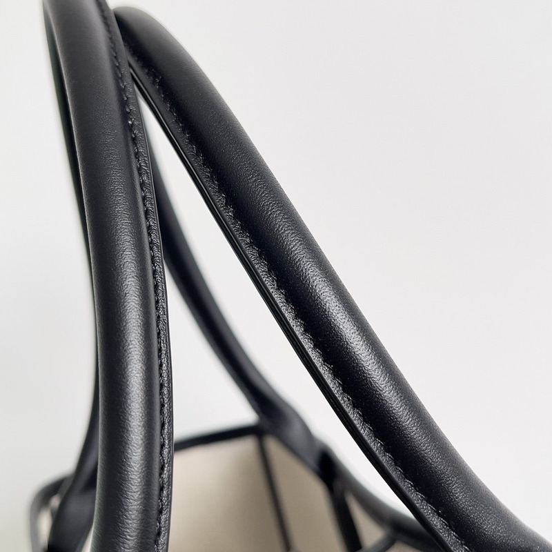 Bo*te*ga ve*ne*ta arco tote beige