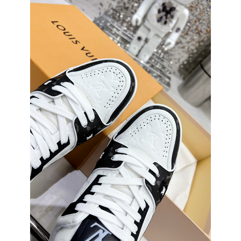 l**is V*t*n lv trainer sneaker black