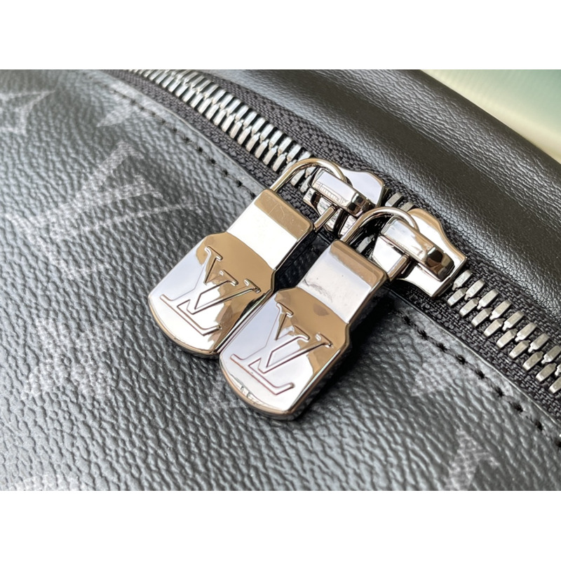 l**is V*t*n discovery bumbag monogram shadow black