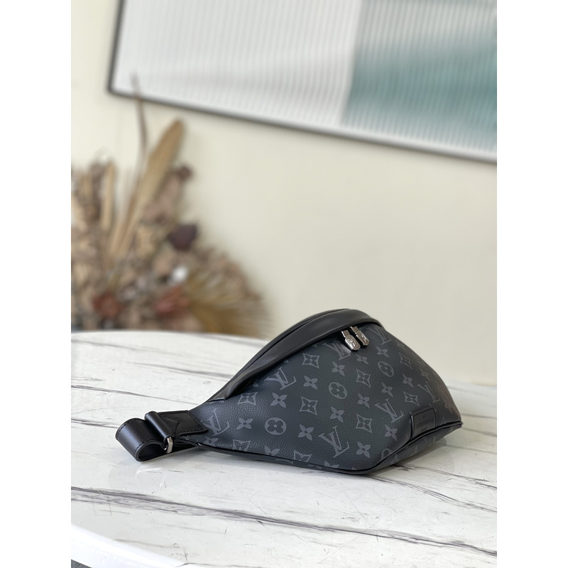 l**is V*t*n discovery bumbag monogram shadow black