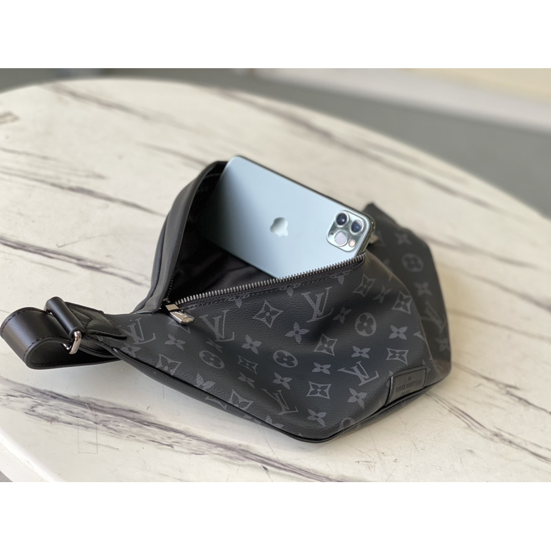 l**is V*t*n discovery bumbag monogram shadow black