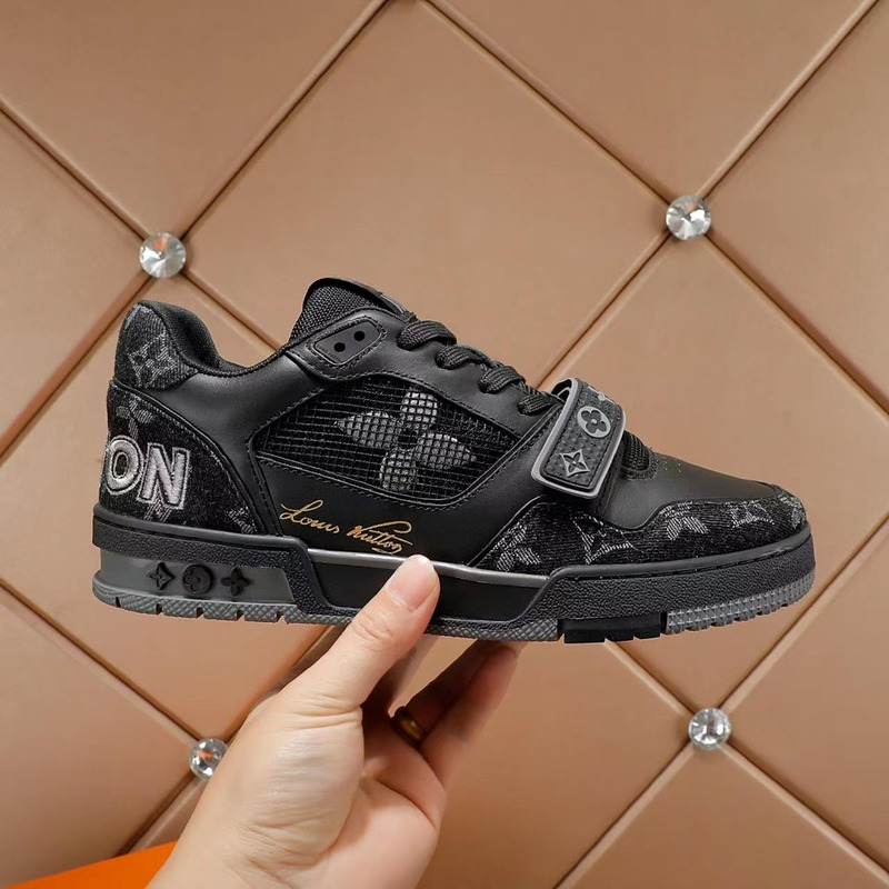 l**is V*t*n tranier sneaker all black