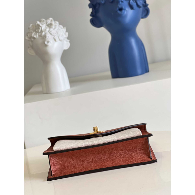 l**is V*t*n  mylockme chain bag red