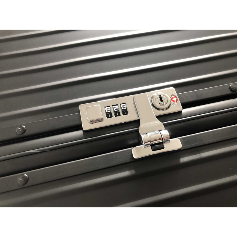 ESSENTIAL LITE Check-In L Black