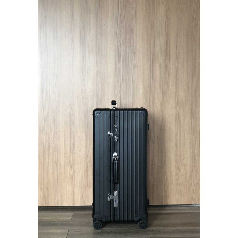 ESSENTIAL LITE Check-In L Black