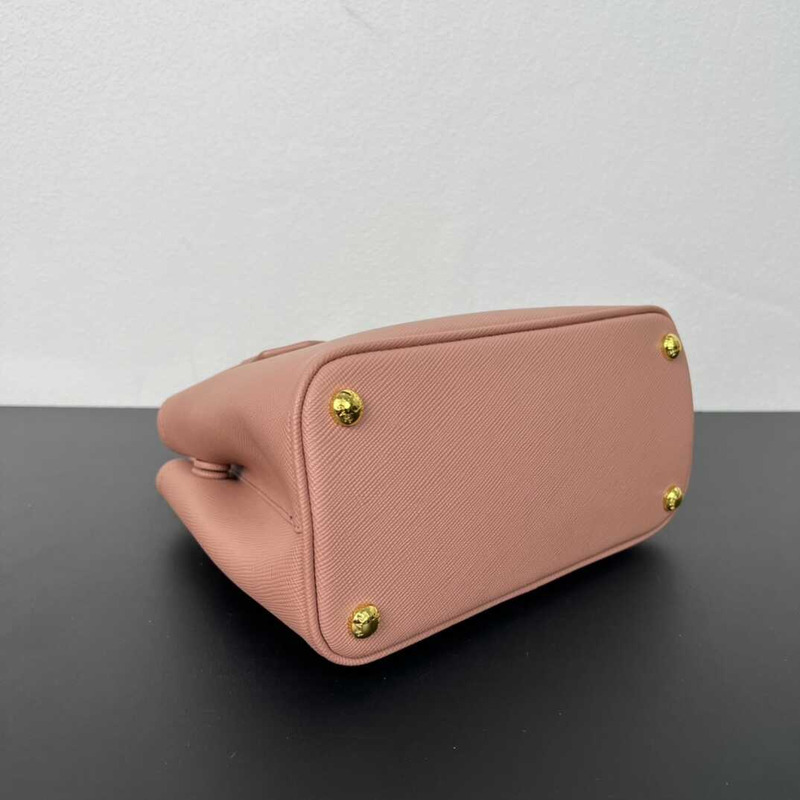 Pra*a galleria bag in saffiano leather black pink